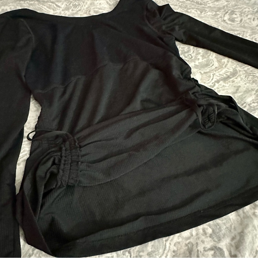 Fabletics Women's running long sleeve / adjustable sides / size Medium